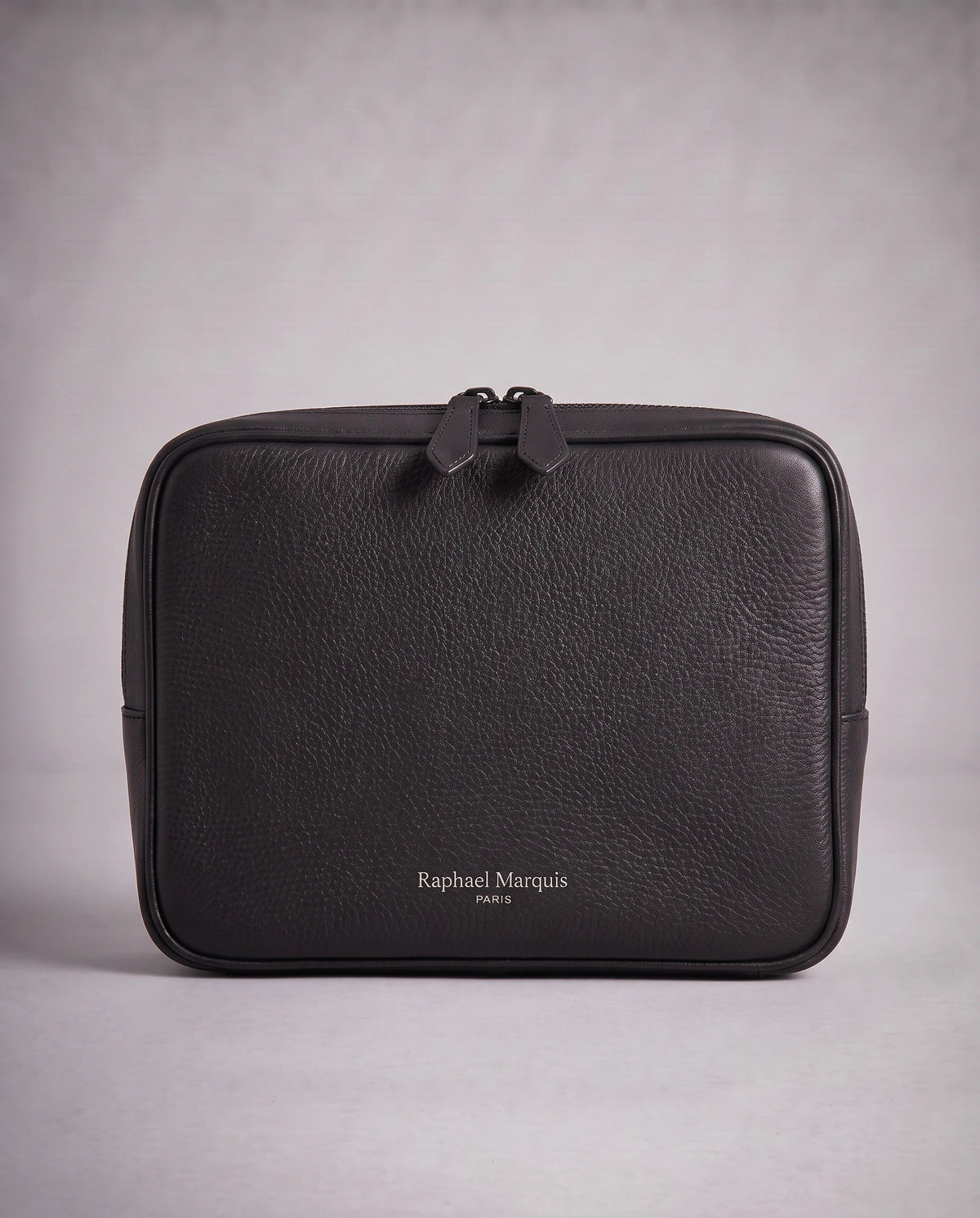 Principal Clutch in black, hero front