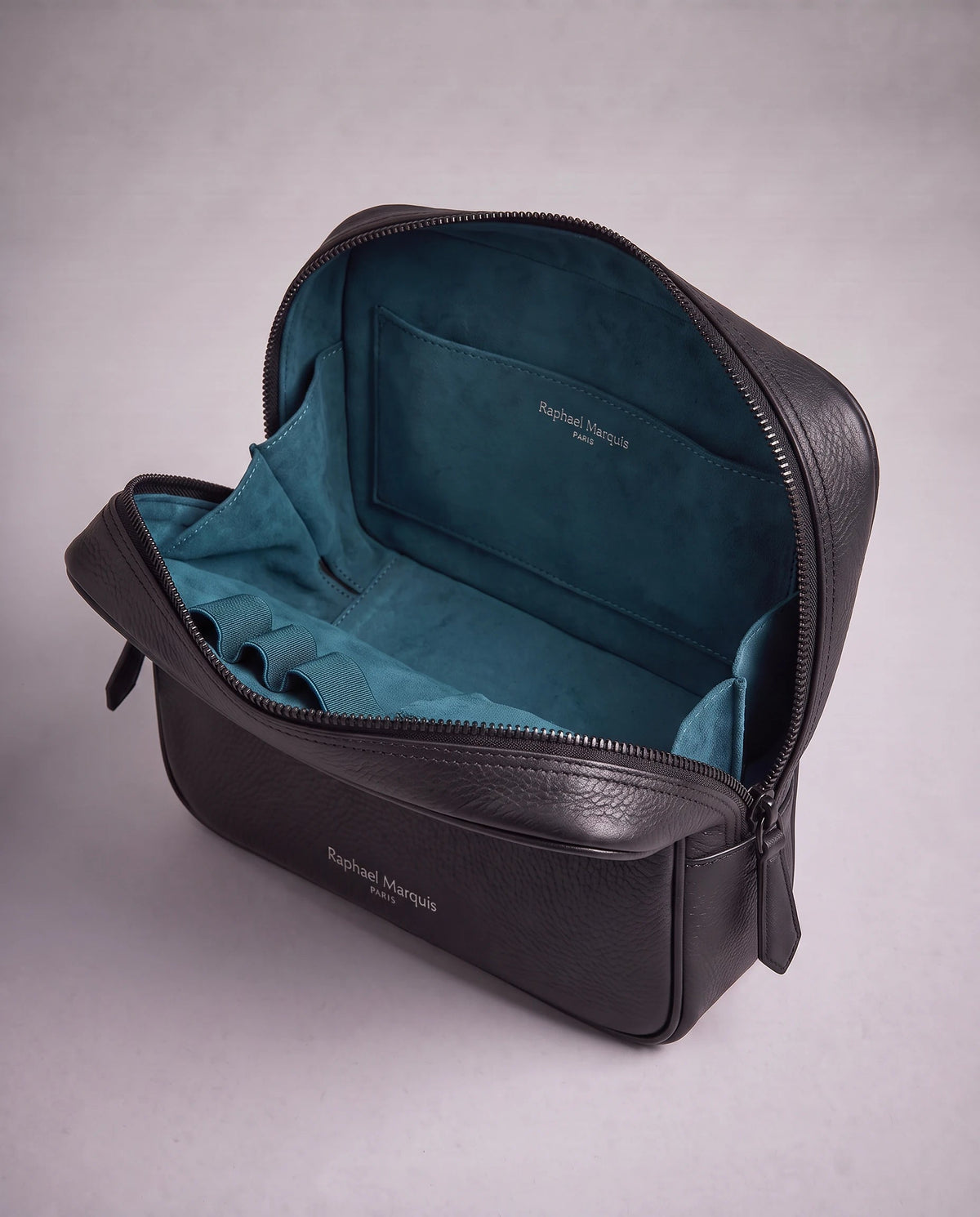 Principal Clutch in black, open